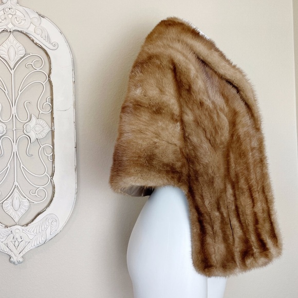 Julius Garfinckel & Co. | Vintage Authentic Mink Stole - Picture 7 of 8